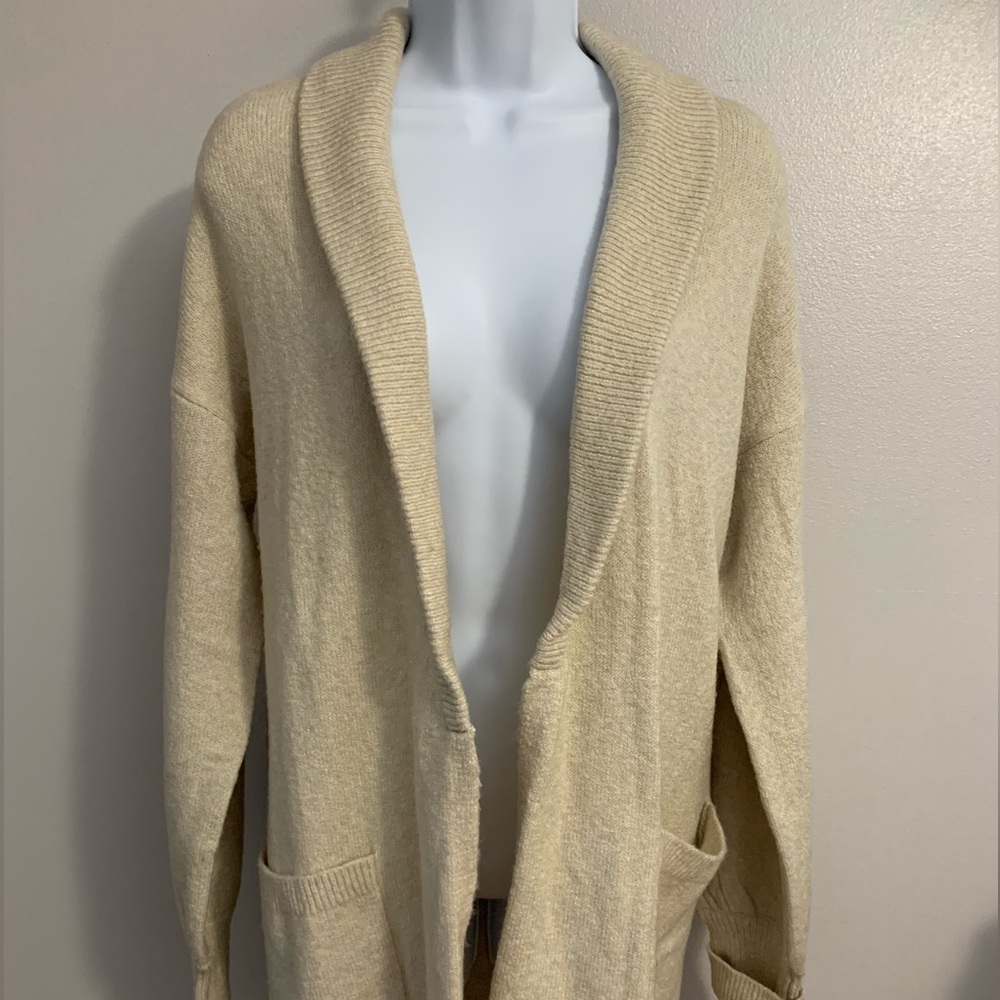 hinge Cardigan